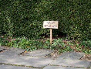 Chartwell pet graves