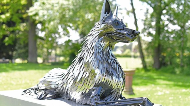 Statue dedicated to the Police Dogs of West Mercia by the British Iron Centre (Photo: British Ironwork Centre)